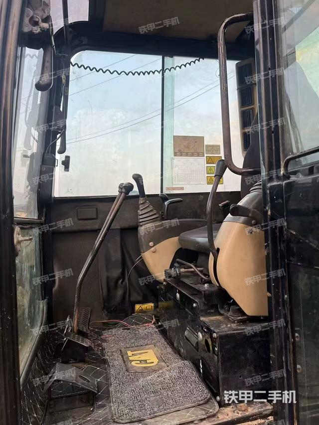 驾驶室整体（整机外观）