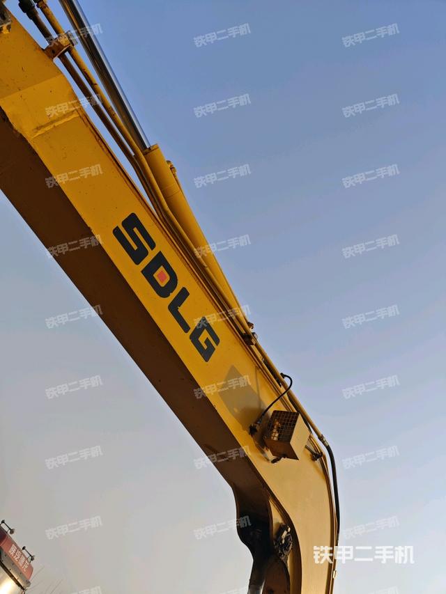 大臂整體?右側(cè)（工作和回轉(zhuǎn)裝置）