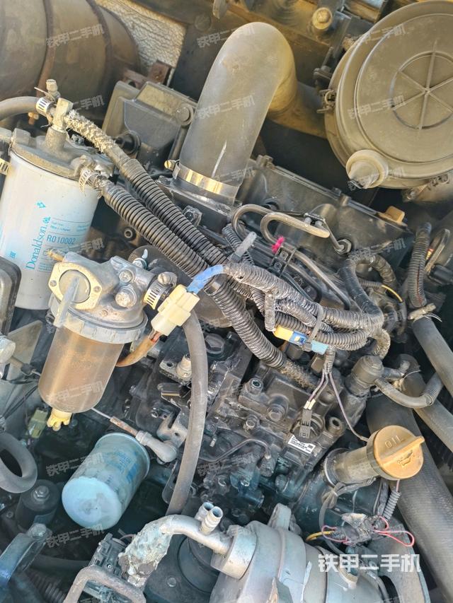 發(fā)動(dòng)機(jī)室（上車部件）