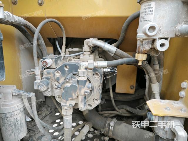 液壓泵斜45?右（大件艙室）