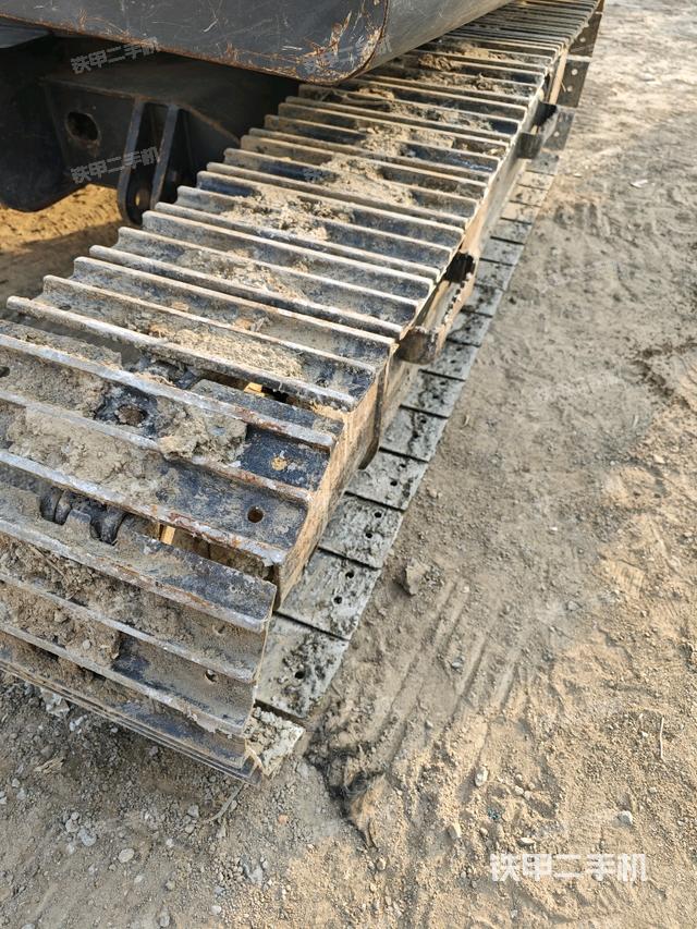 右側(cè)履帶整體?（行走機(jī)構(gòu)）