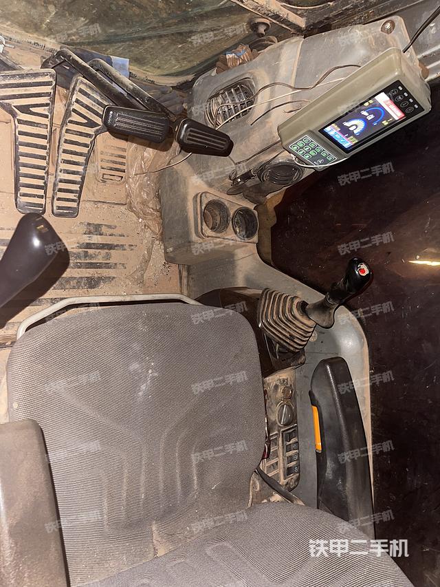 驾驶室整体（整机外观）