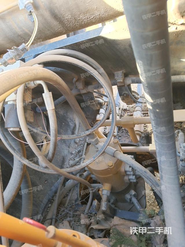 中央回轉(zhuǎn)接頭特寫（上車部件）