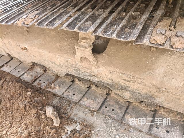 右側(cè)履帶整體?（行走機(jī)構(gòu)）