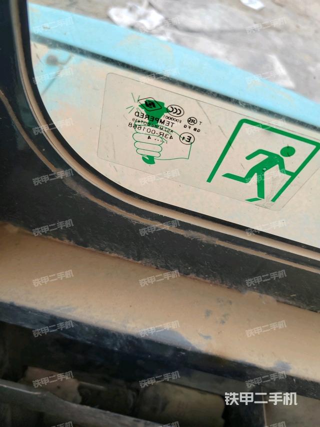 后窗玻璃角標(biāo)（駕駛室部分）