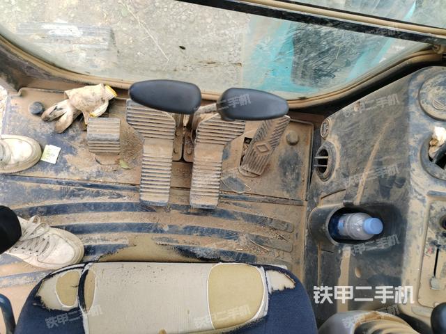 座椅左側(cè)控制臺(tái)/音響/含左手柄（駕駛室部分）