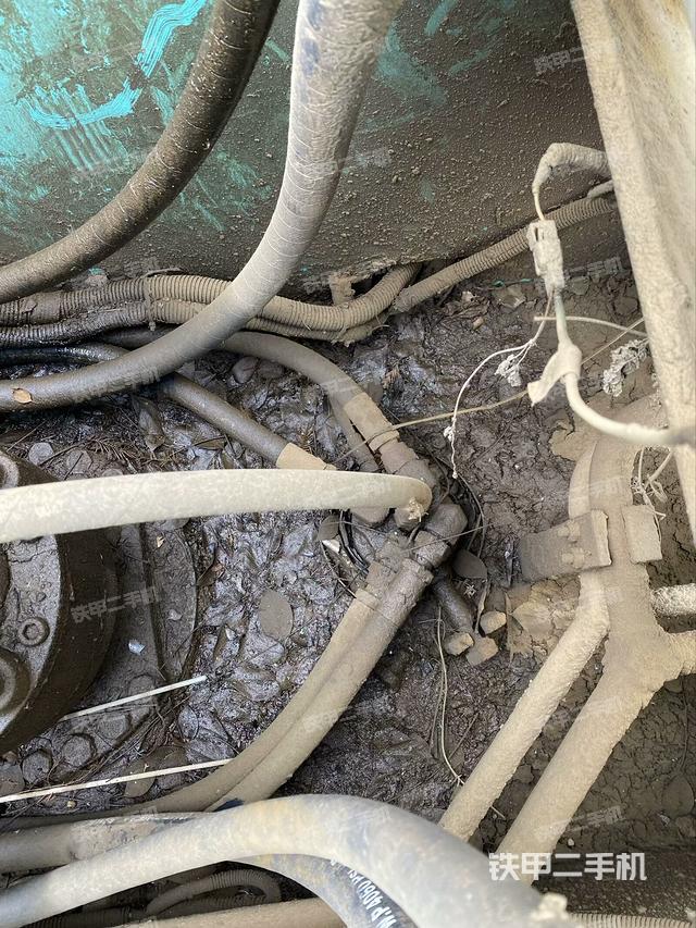 中央回轉(zhuǎn)接頭特寫（上車部件）