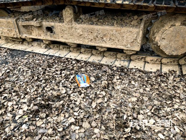 右側(cè)履帶整體?（行走機(jī)構(gòu)）