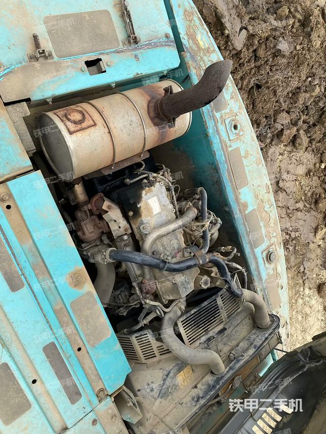 發(fā)動(dòng)機(jī)室（上車部件）