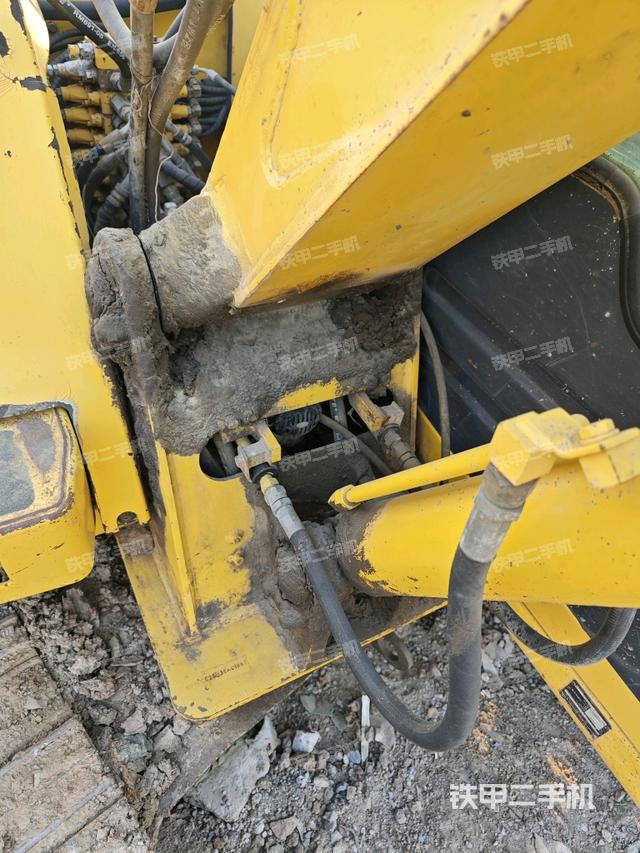 大臂根部?斜（工作和回轉(zhuǎn)裝置）