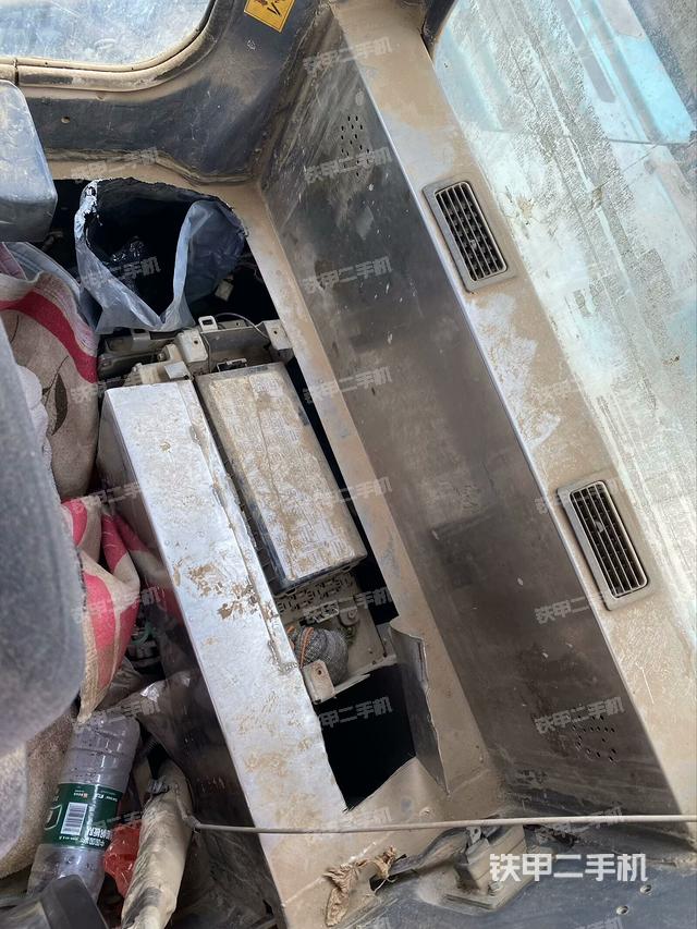 座椅后部（駕駛室部分）