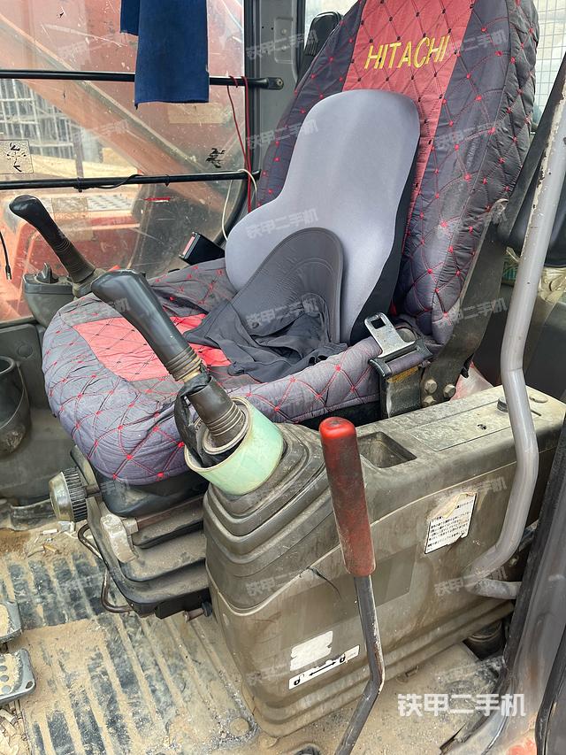 駕駛室整體（整機(jī)外觀）