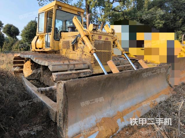 右前45°(推土機(jī)整車外觀) 右前45°(推土機(jī)整車外觀)