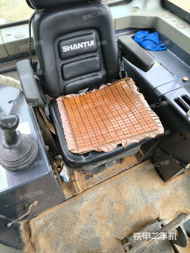 駕駛室外頂部全景（推土機駕駛室）