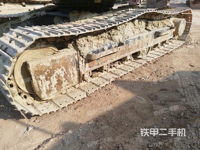 左側(cè)履帶整體?(行走機(jī)構(gòu)) 左側(cè)履帶整體?(行走機(jī)構(gòu))