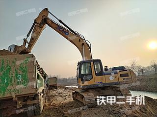 徐工XE240D挖掘機(jī)