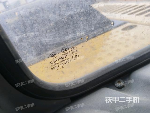 后窗玻璃角標(駕駛室部分) 后窗玻璃角標(駕駛室部分)
