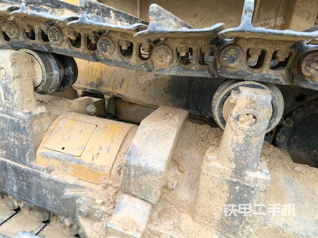 左側(cè)履帶全景（推土機底盤及工作裝置）
