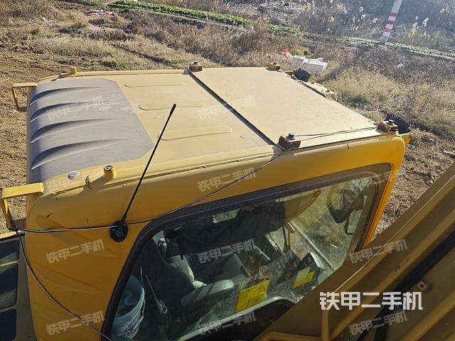 驾驶室顶部（整机外观）