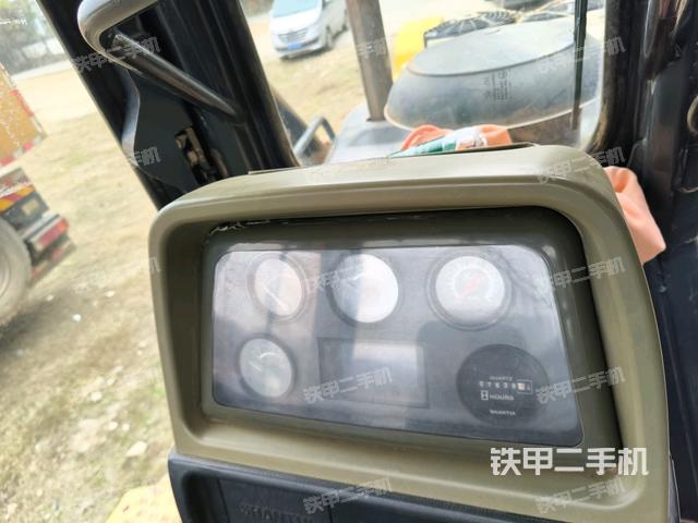 駕駛室右側(cè)全景照（推土機駕駛室）