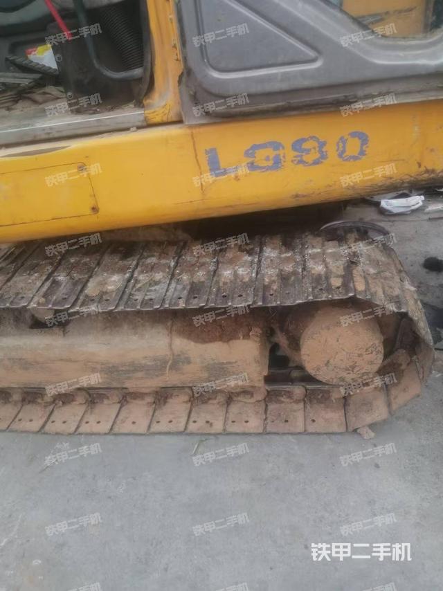 單側(cè)履帶整體（整機(jī)外觀）