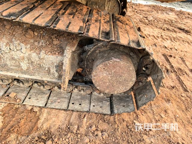 右驅(qū)動輪（行走機(jī)構(gòu)）