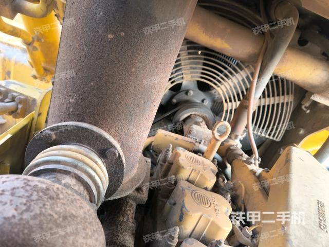 風(fēng)扇及皮帶(推土機發(fā)動機艙) 風(fēng)扇及皮帶(推土機發(fā)動機艙)
