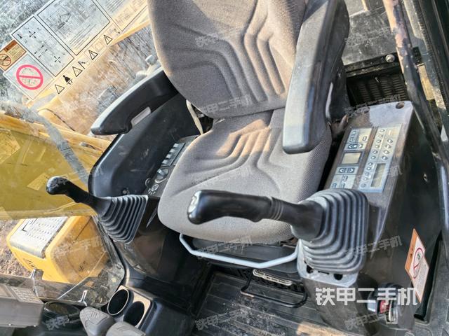 后窗玻璃角標(biāo)（駕駛室部分）