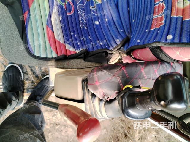 座椅左側控制臺/音響/含左手柄（駕駛室部分）