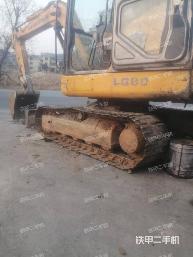 回轉(zhuǎn)馬達(dá)和主控閥（整機(jī)外觀）