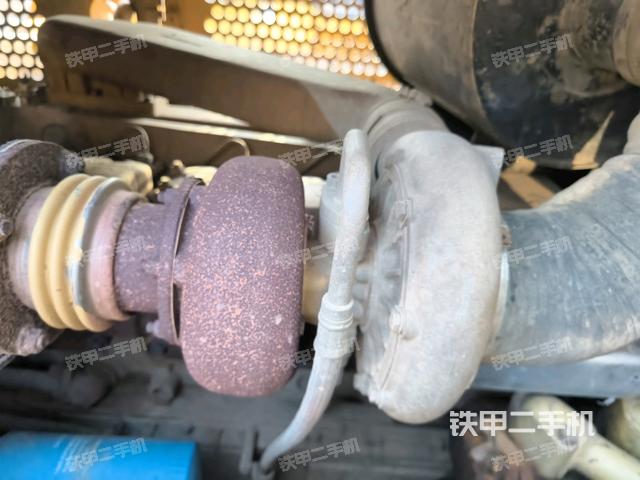 發(fā)動機(jī)右側(cè)全景(推土機(jī)發(fā)動機(jī)艙) 發(fā)動機(jī)右側(cè)全景(推土機(jī)發(fā)動機(jī)艙)