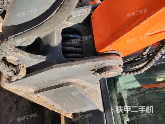 大臂根部?斜（工作和回轉(zhuǎn)裝置）