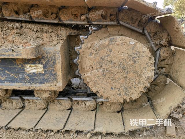 右驱动轮（行走机构）