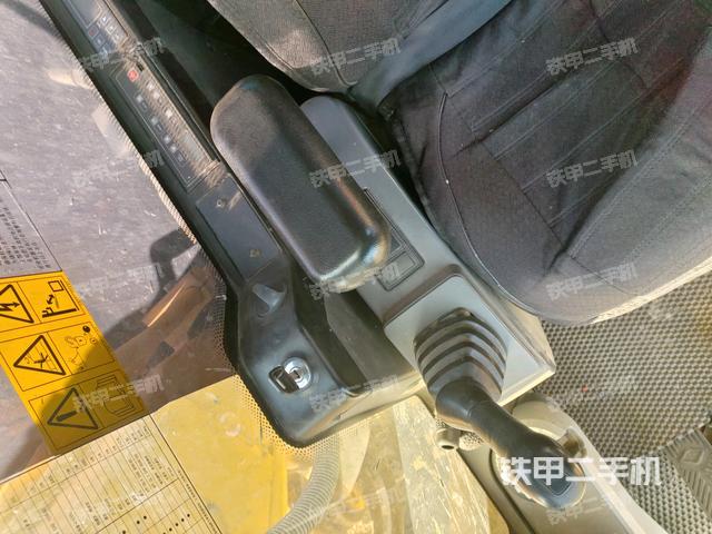 座椅左側(cè)控制臺(tái)/音響/含左手柄（駕駛室部分）