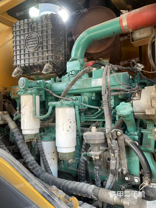 發(fā)動機左側(cè)（整機外觀及大件）