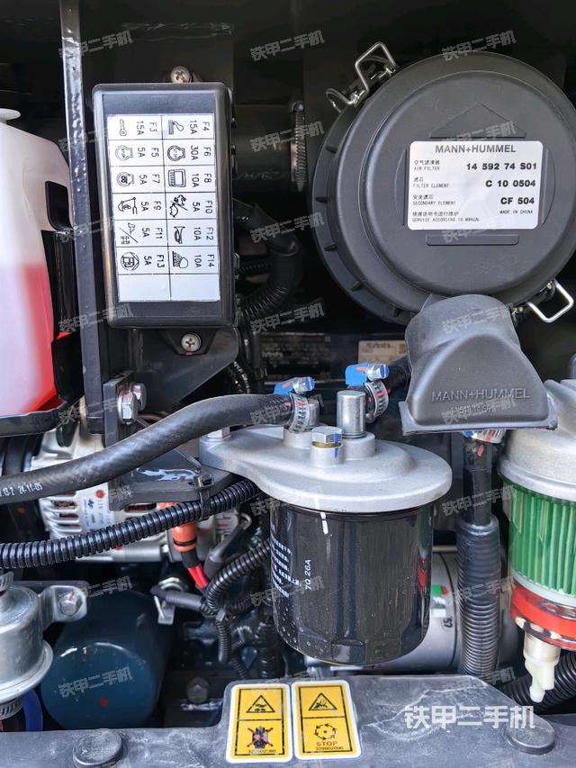 發(fā)動(dòng)機(jī)室（上車部件）