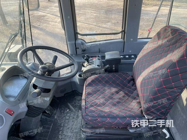 駕駛室工作臺（整機外觀及大件）