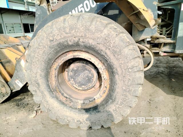 右前輪(行走機構(gòu)) 右前輪(行走機構(gòu))