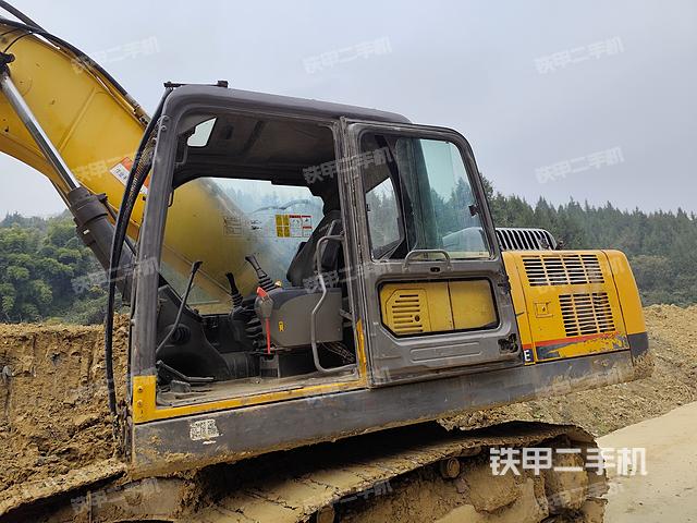 驾驶室整体（整机外观）