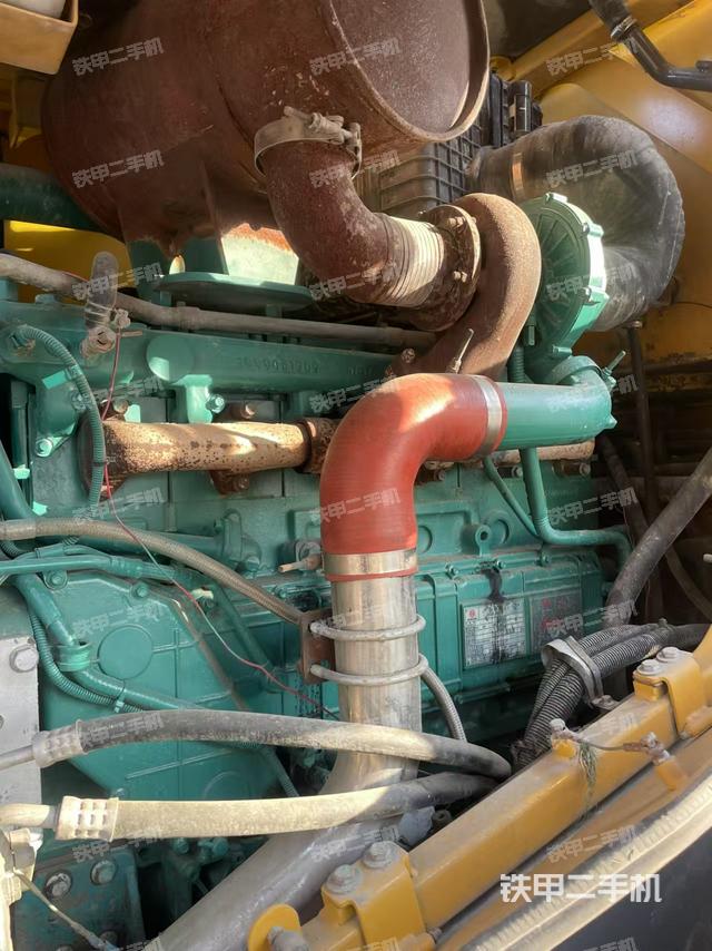 發(fā)動機右側(cè)（整機外觀及大件）