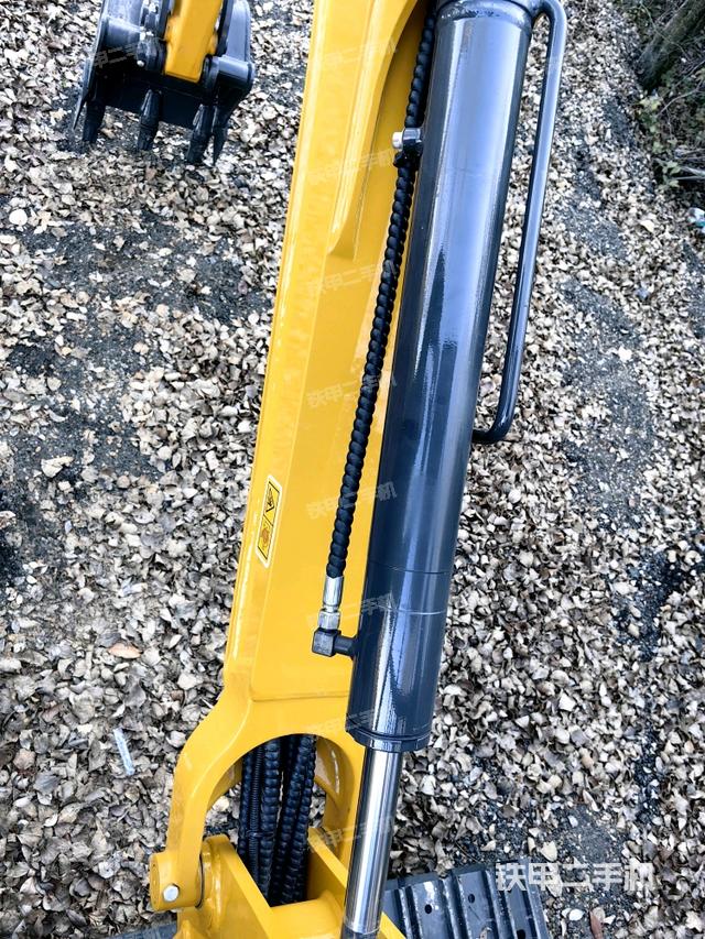 大臂根部?斜（工作和回轉(zhuǎn)裝置）