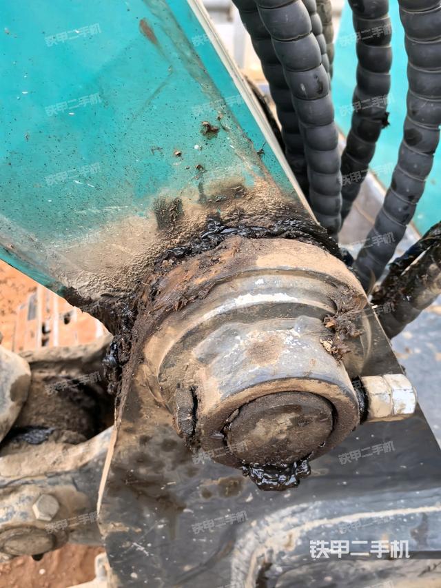 大臂根部?斜（工作和回轉(zhuǎn)裝置）