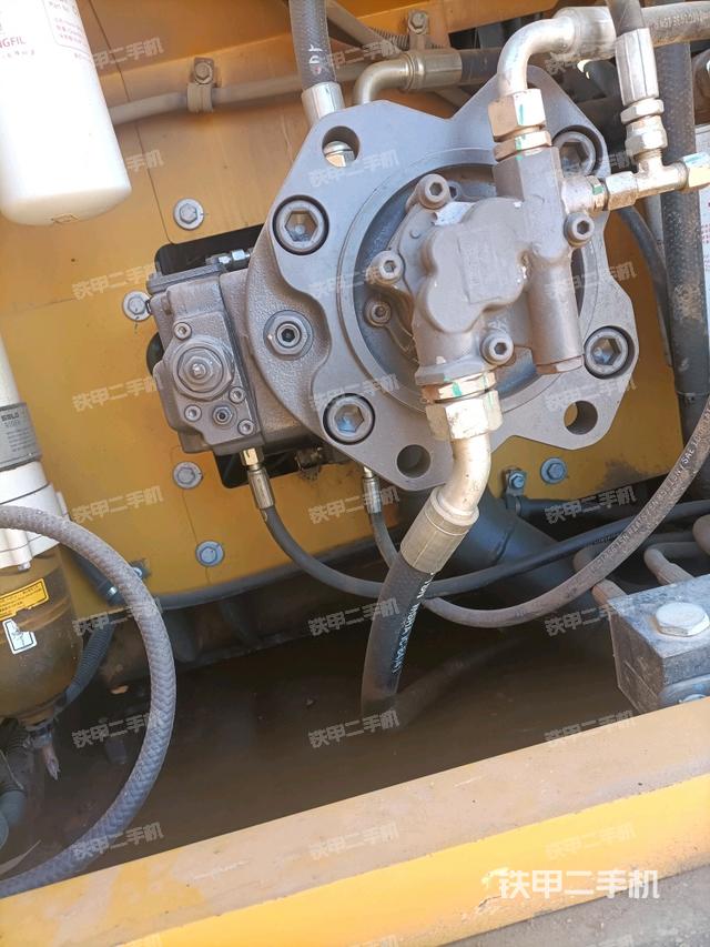 液壓泵斜45?左（大件艙室）