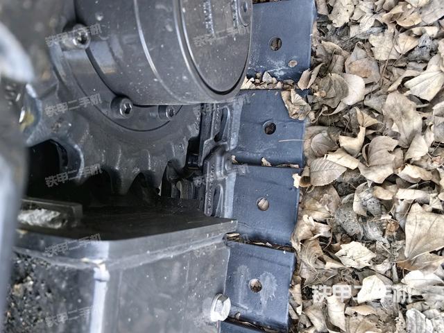 右驅(qū)動(dòng)輪（行走機(jī)構(gòu)）