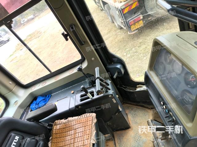 玻璃角標（推土機駕駛室）