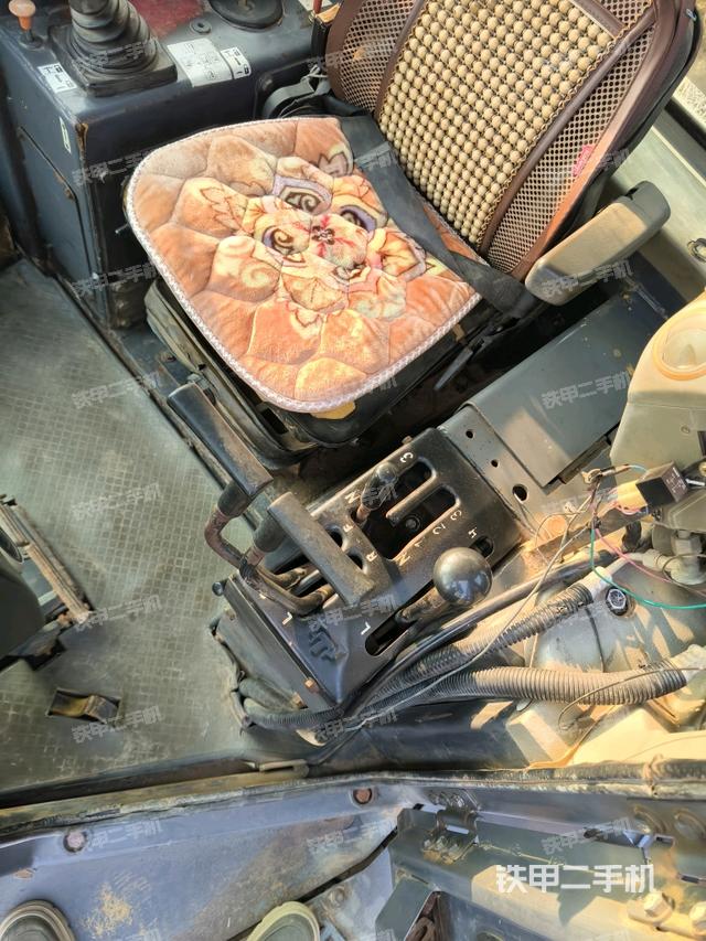 玻璃角標(biāo)（推土機(jī)駕駛室）