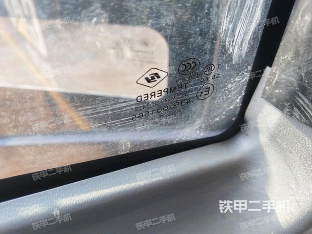 左后方玻璃角標(biāo)(駕駛室部分) 左后方玻璃角標(biāo)(駕駛室部分)