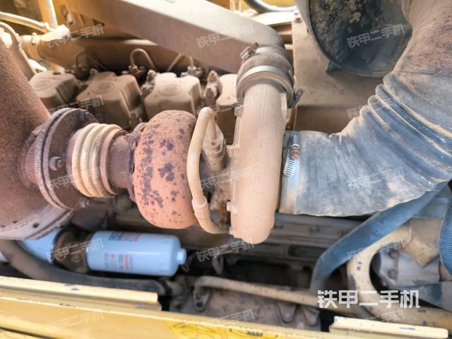 發(fā)動(dòng)機(jī)左側(cè)全景（推土機(jī)發(fā)動(dòng)機(jī)艙）