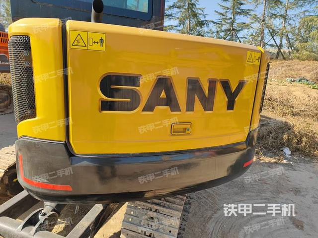 駕駛室頂部（整機(jī)外觀）