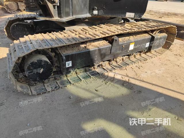 單側(cè)履帶整體（整機(jī)外觀）